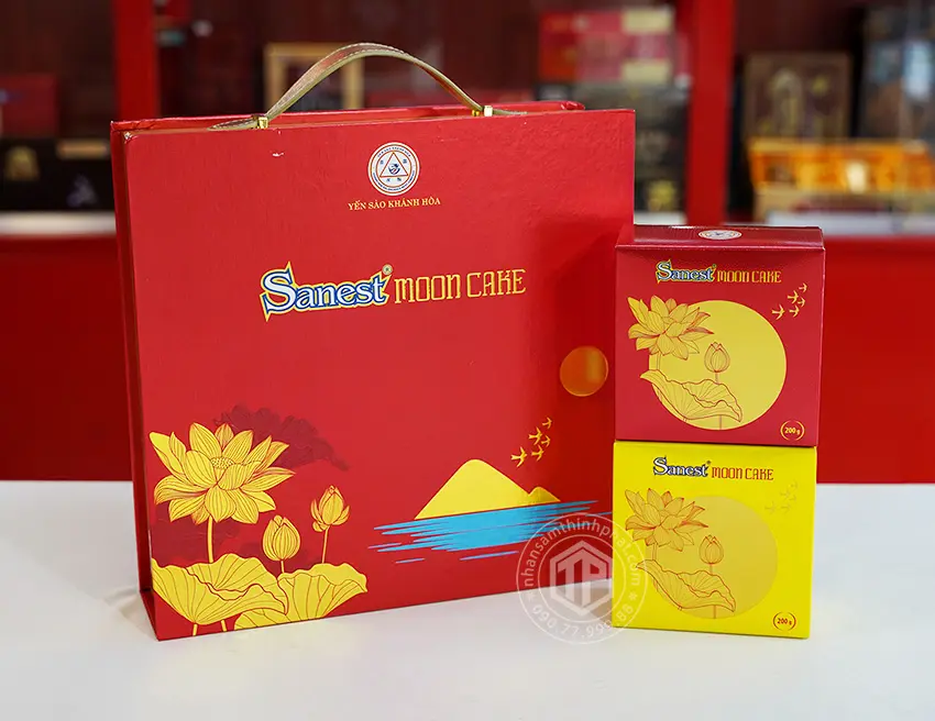 Bánh trung thu Yến Sào hộp 4 bánh x 200gr (2 thập cẩm, 2 nhân mềm)