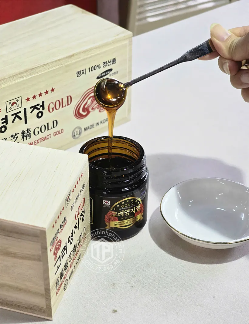 Cao linh chi sao đỏ Hàn Quốc Gold hộp gỗ 3 lọ x 120g
