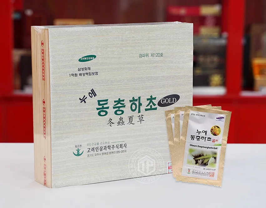 Nước đông trùng hạ thảo Hàn Quốc hộp gỗ 60 gói